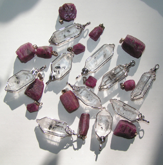 Anh�nger Bergkristall (Pakistan) und Anh�nger Rubin