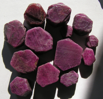 Rubin-Kristalle (Pakistan)